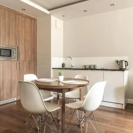 - Great Location- Cozy One Bedroom Apartment- Wronia 45 Apartment