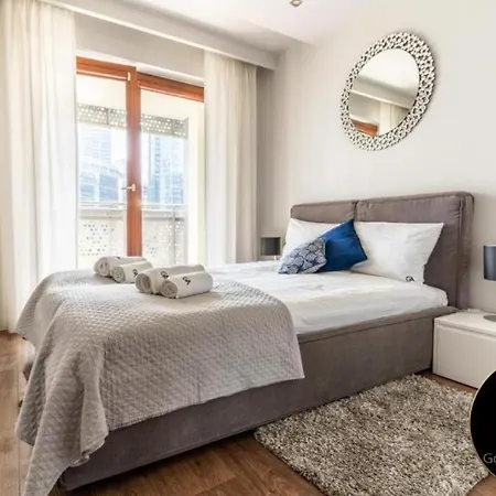 - Great Location- Cozy One Bedroom Apartment- Wronia 45 *
