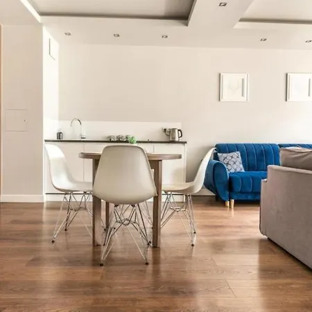 Urban Apartaments - Great Location - City Center - Wronia 45 Apartment *